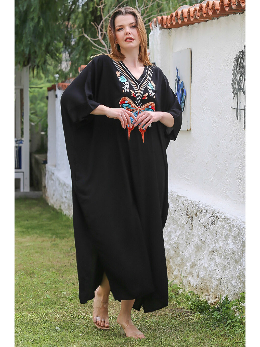 Siyah V Yaka Yarasa Kol Gizli Cepli Yırtmaçlı Nakışlı Casual Viskon Oversize Dokuma Elbise 140 95-4