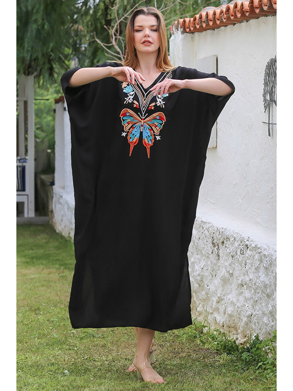 Siyah V Yaka Yarasa Kol Gizli Cepli Yırtmaçlı Nakışlı Casual Viskon Oversize Dokuma Elbise 140 95-5