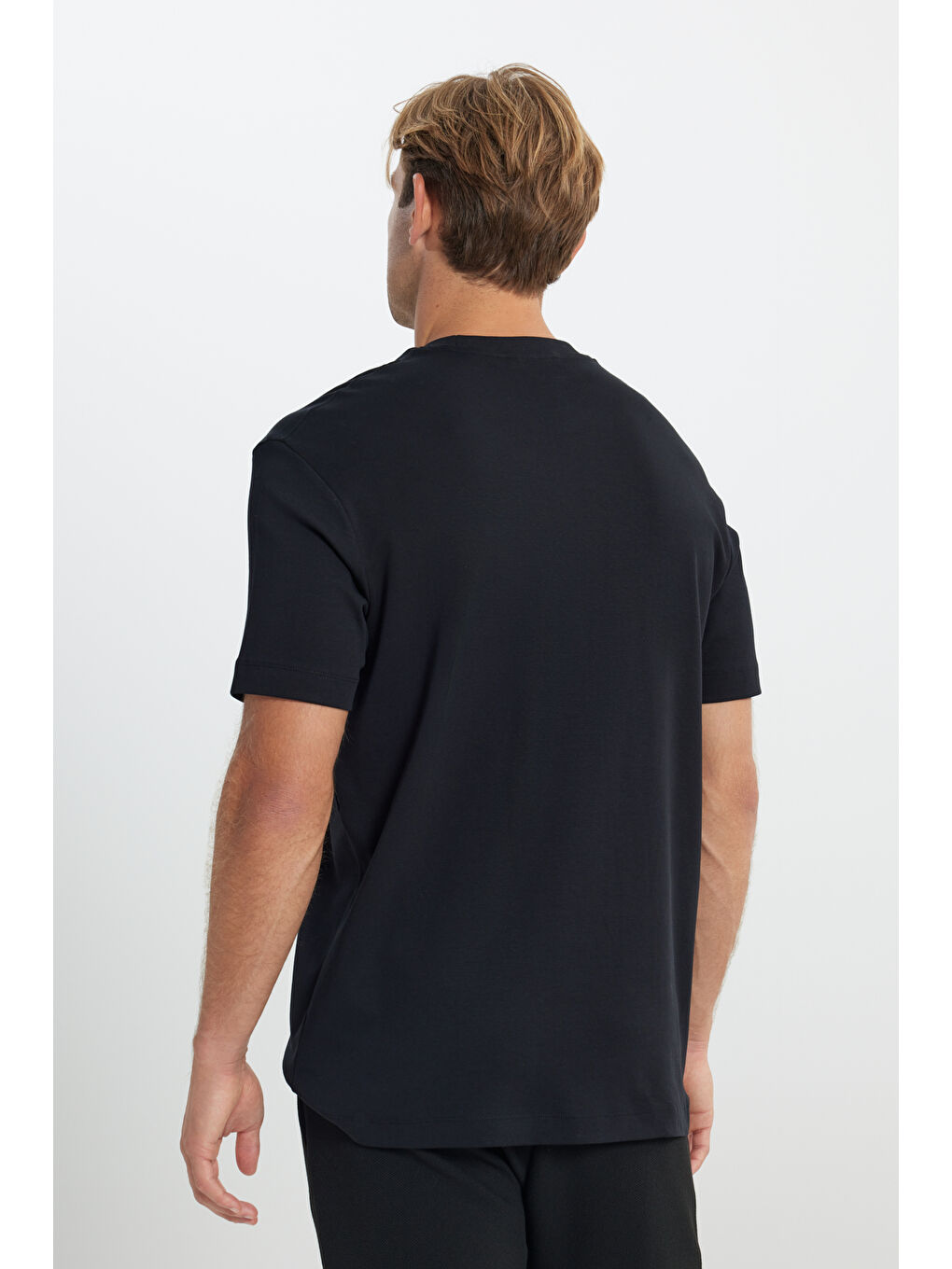 Erkek Siyah %100 Pamuk Modern Fit Normal Kesim Bisiklet Yaka Tişört-4