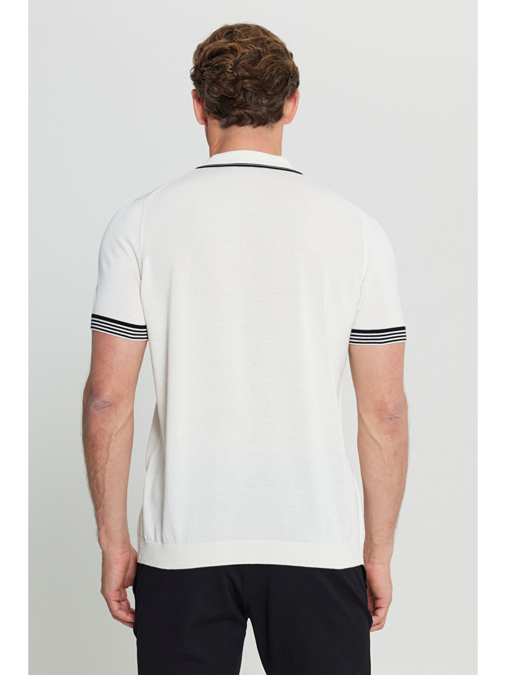 Erkek Beyaz %100 Pamuk Standart Fit Normal Kesim Polo Yaka Armürlü Triko Tişört-4