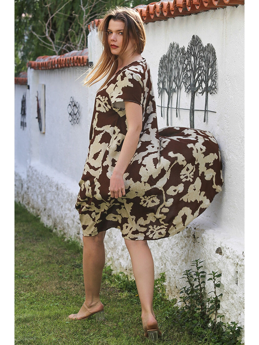 Kahverengi Kahve-Bej V Yaka Düşük Kol Allover Baskılı Casual Viskon Dokuma Elbise 115 66-4