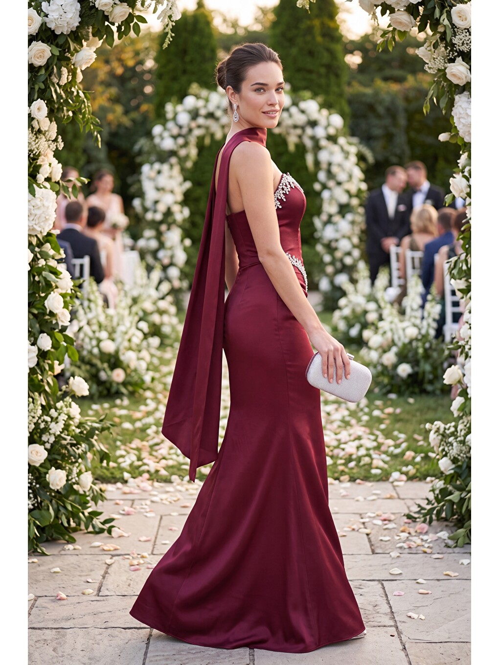 Kadın Bordo Dar Kalıp Straplez Taşlı Uzun Saten Abiye Elbise-3