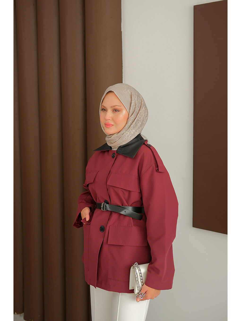 Kadın Yakası Deri Kemerli Kısa Ceket Bordo-1