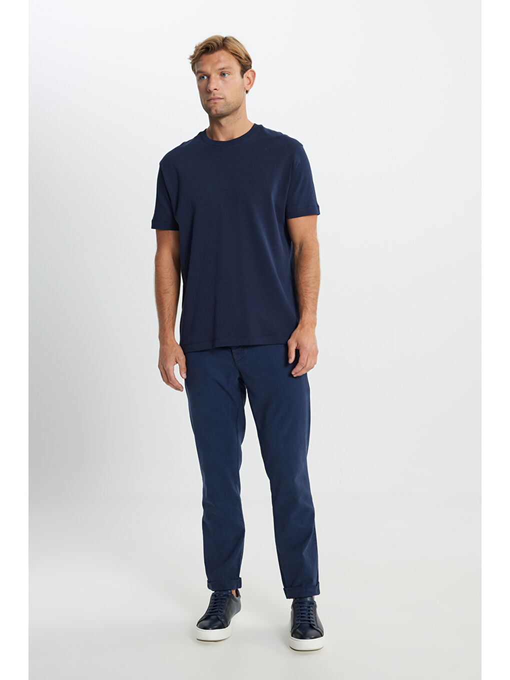 Erkek Lacivert %100 Pamuk Modern Fit Normal Kesim Bisiklet Yaka Tişört-1