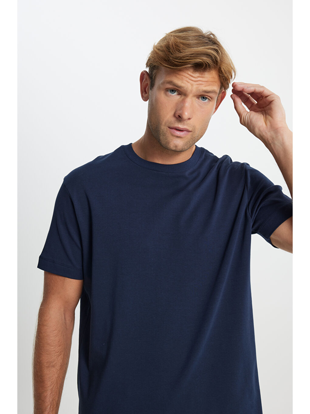 Erkek Lacivert %100 Pamuk Modern Fit Normal Kesim Bisiklet Yaka Tişört-4