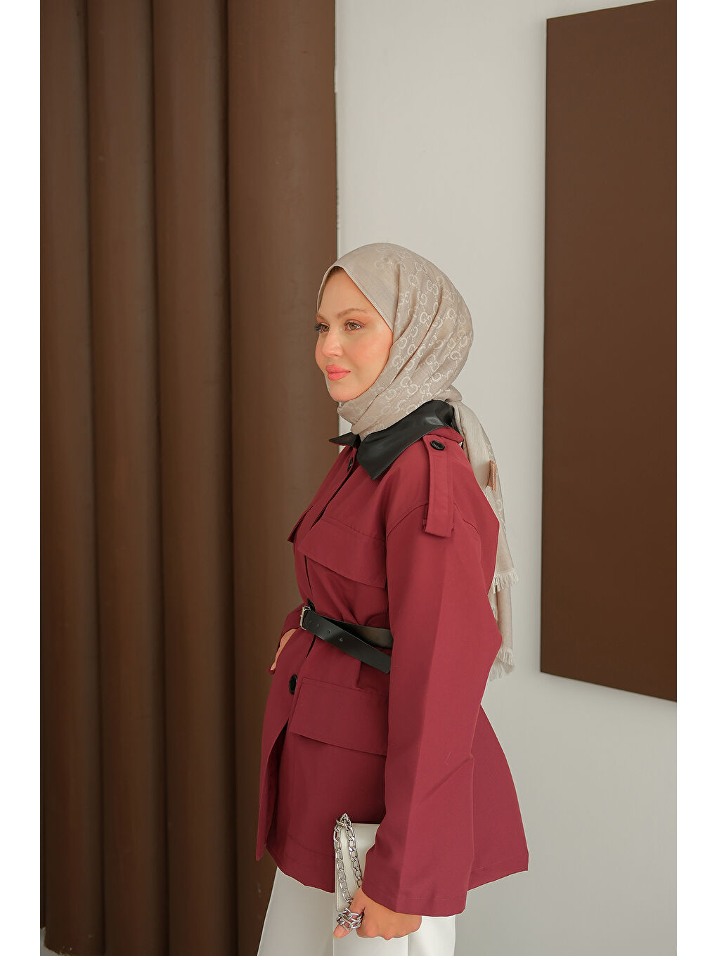 Kadın Yakası Deri Kemerli Kısa Ceket Bordo-3