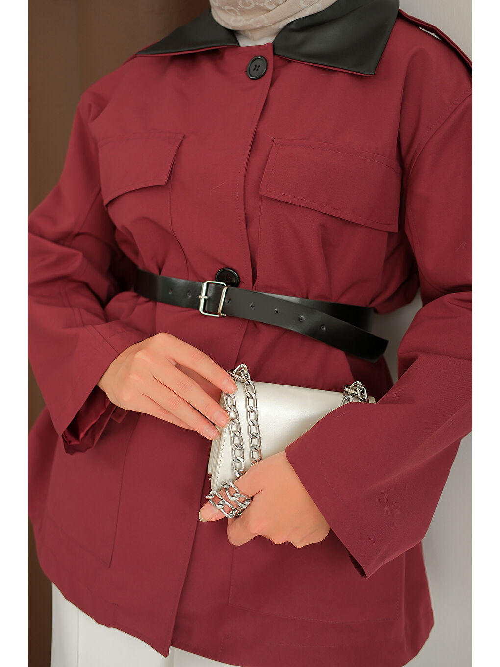Kadın Yakası Deri Kemerli Kısa Ceket Bordo-4