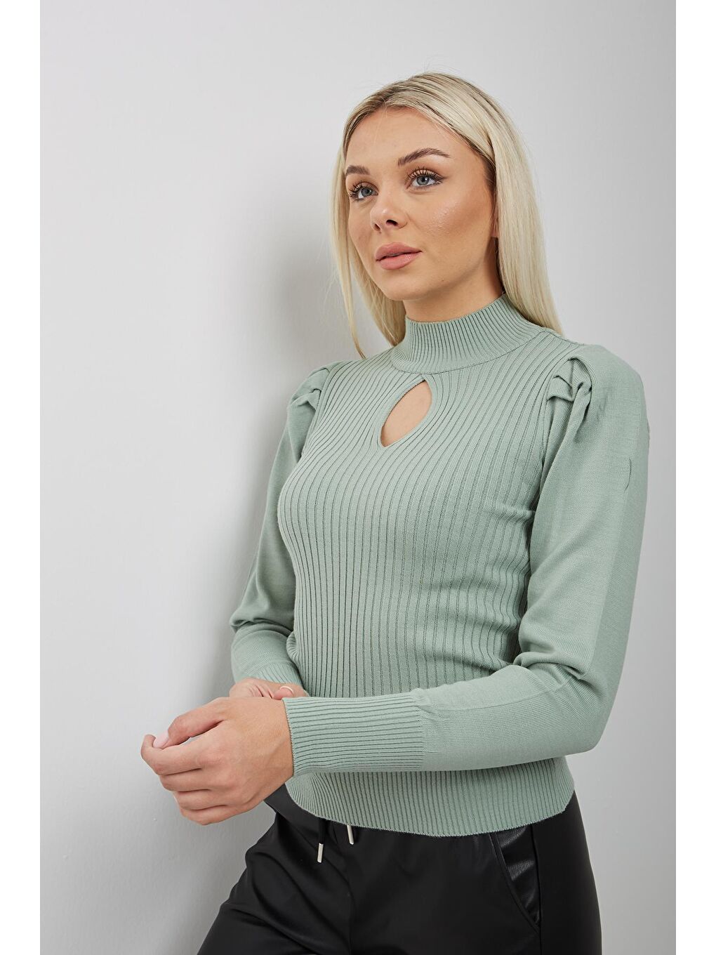 Fashion Friends Pastel Yeşil Yarım Balıkçı Yaka Pencere Detaylı Fitilli Slim Fit Triko Kadın Kazak 23K0397K1 - 1