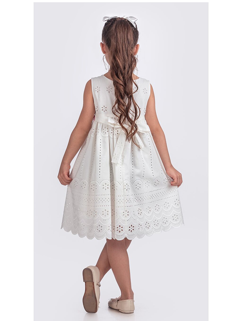 Beyaz Kız Çocuk Kolsuz Gupürlü Kolyeli Elbise ELB.2643-2