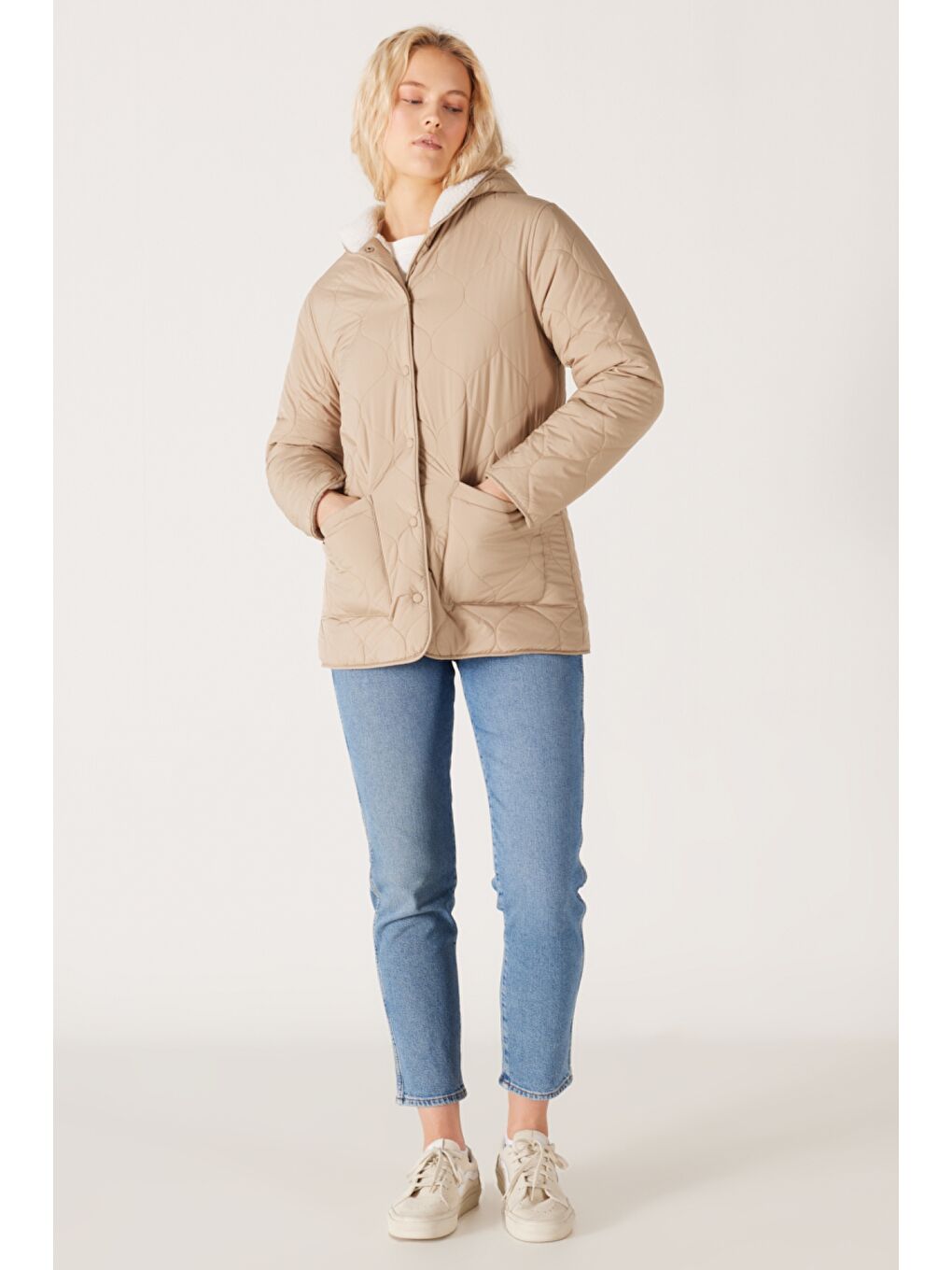 Loose Fit Rahat Kesim Kapüşonlu Çift Taraflı Sherpa Bej Mont-5