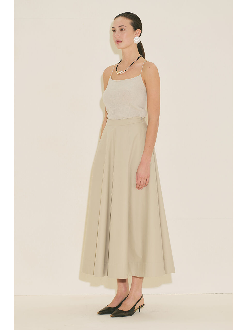 Bej Kup Detaylı Kloş Etek Taş-1