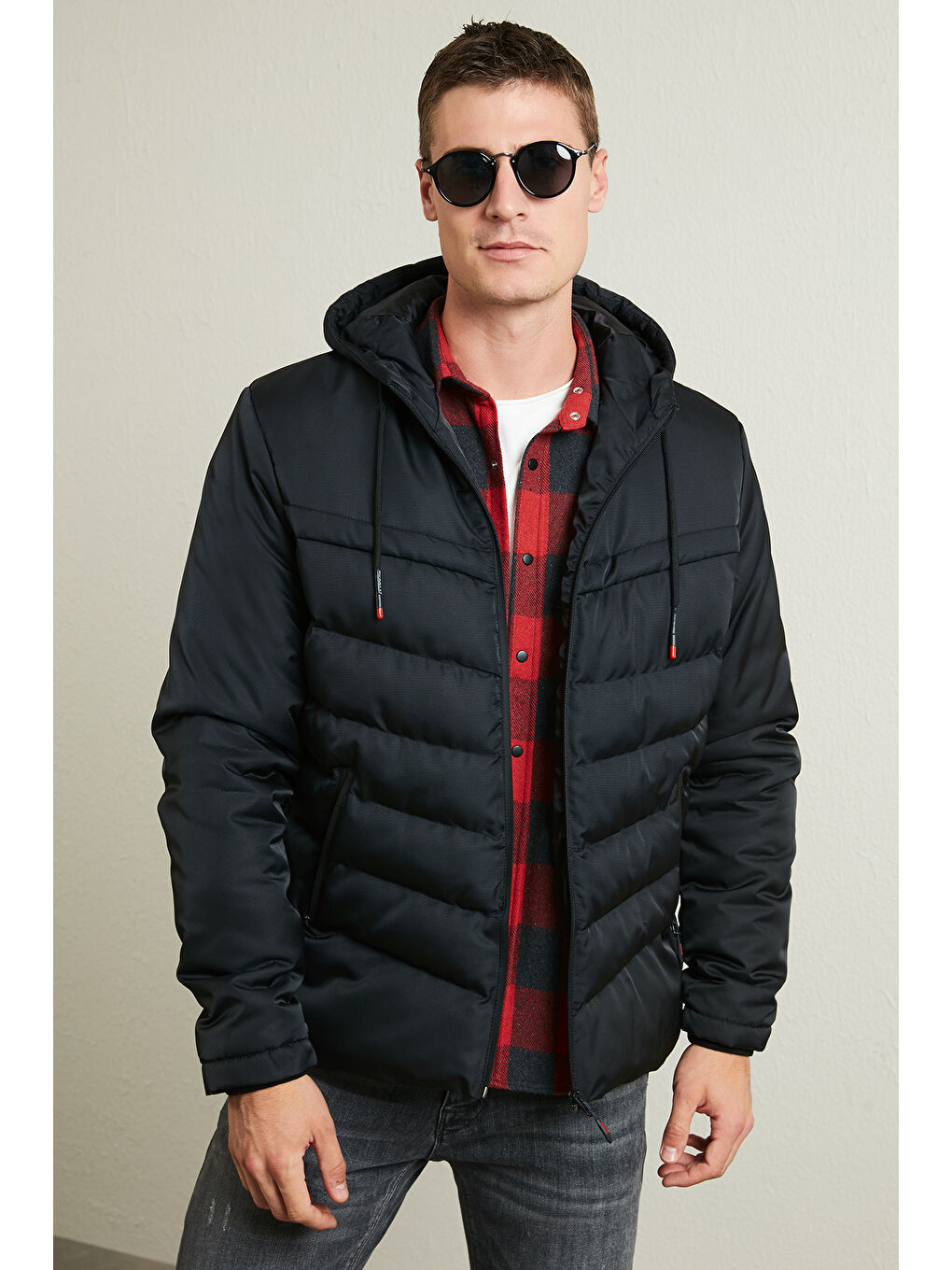 Siyah Slim Fit Kapüşonlu Cepli   100 Pamuk Erkek Şişme Mont 5712070