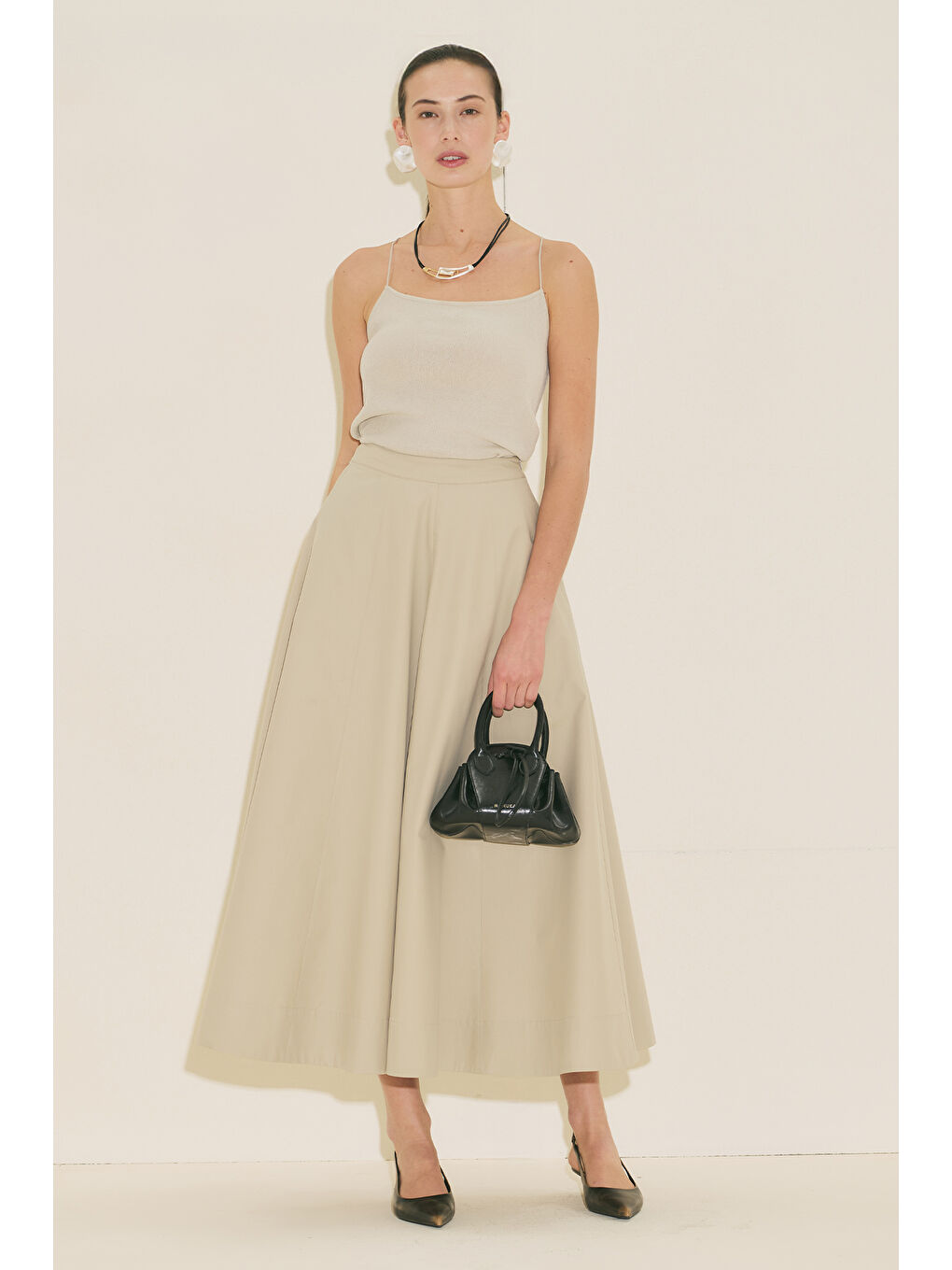 Bej Kup Detaylı Kloş Etek Taş-6