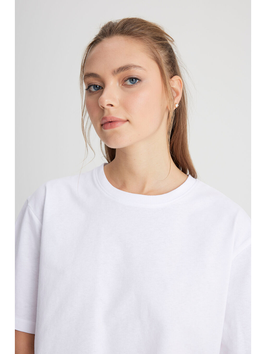 Relaxed Fit Geniş Kesim Bisiklet Yaka %100 Pamuk Beyaz Tişört-1