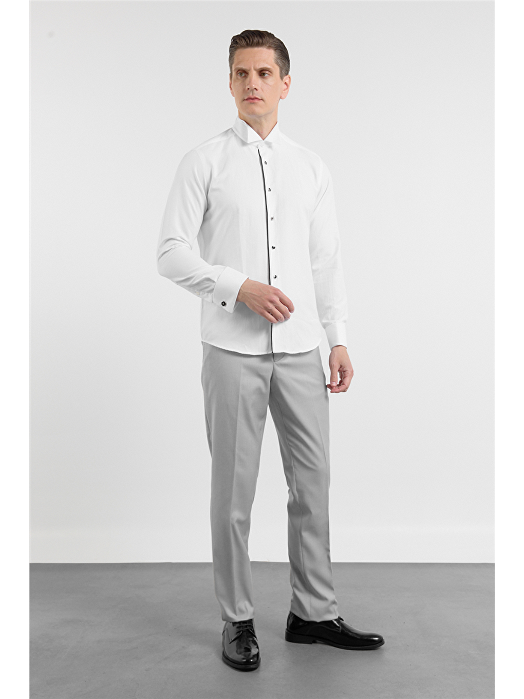 Beyaz Ata Yaka Uzun Kol Cepsiz Slim Fit Pamuklu Gömlek 1004260415-1