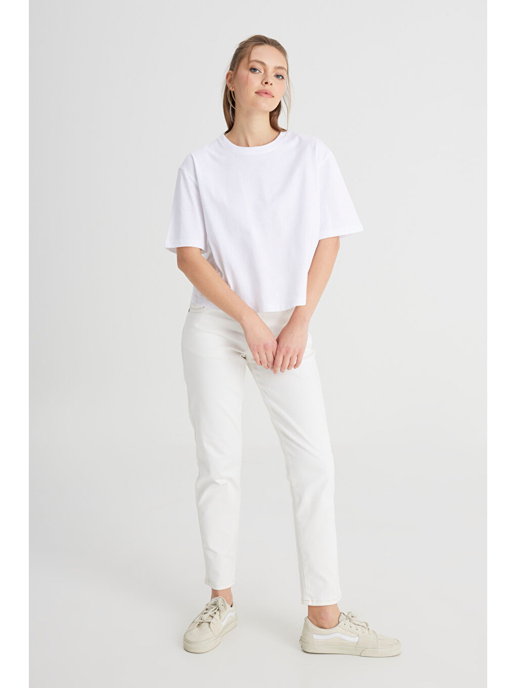 Relaxed Fit Geniş Kesim Bisiklet Yaka %100 Pamuk Beyaz Tişört-2