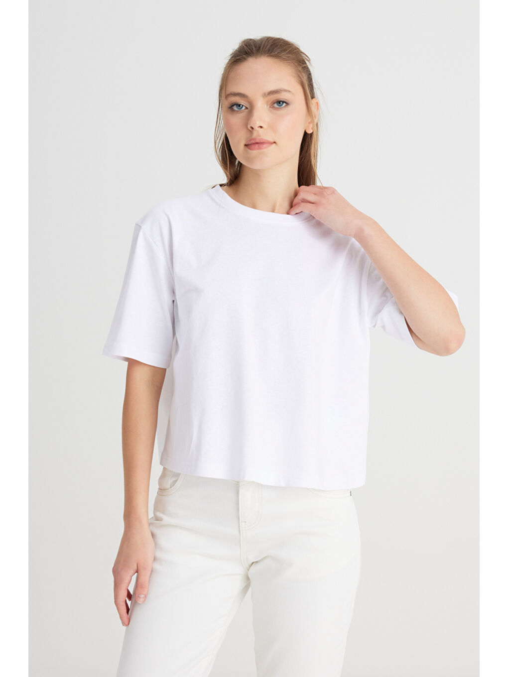 Relaxed Fit Geniş Kesim Bisiklet Yaka %100 Pamuk Beyaz Tişört-3