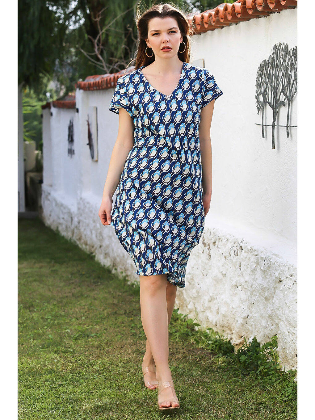 Mavi V Yaka Düşük Kol Allover Baskılı Casual Viskon Dokuma Elbise 115 66-3