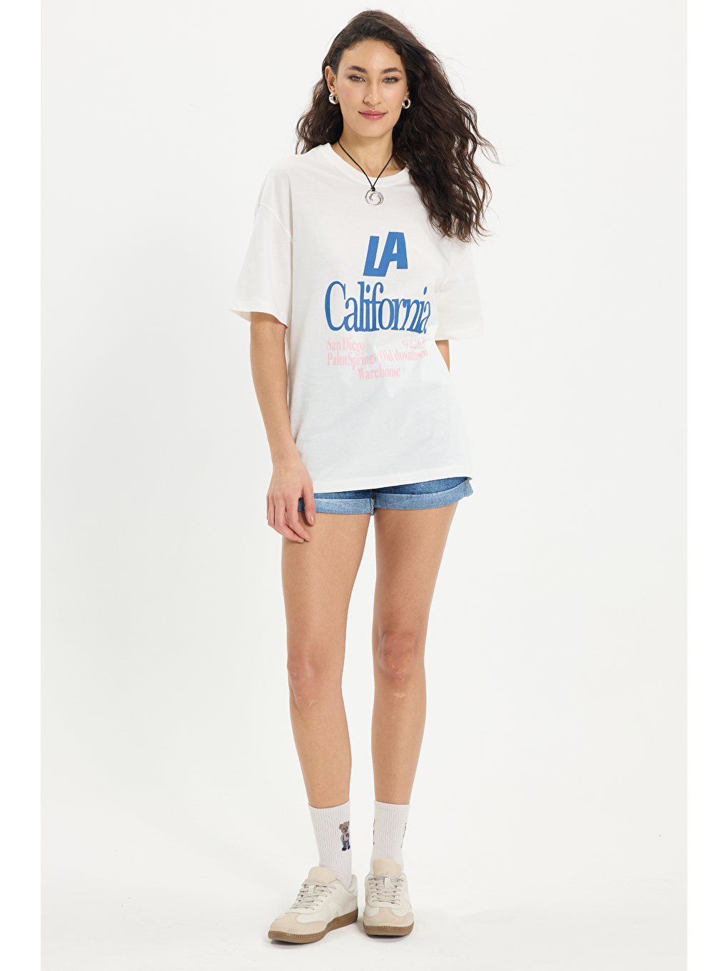 Kadın Oversize Geniş Kesim %100 Pamuk Bisiklet Yaka Kısa Kollu  Basklı Beyaz Tişört-1