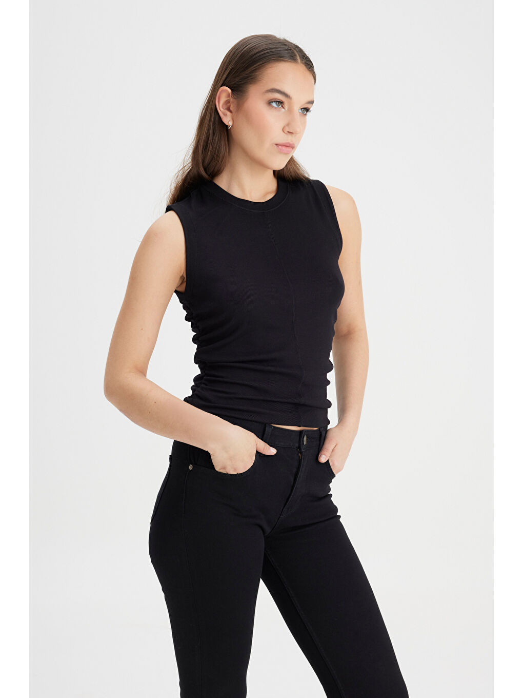 Slim Fit Dar Kesim Bisiklet Yaka Siyah Tişört-1