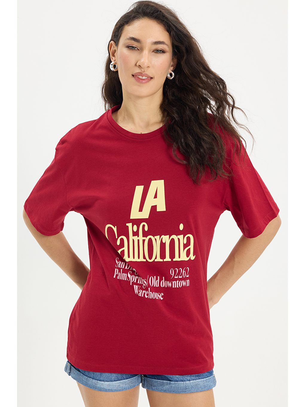 Kadın Oversize Geniş Kesim %100 Pamuk Bisiklet Yaka Kısa Kollu Basklı Bordo Tişört