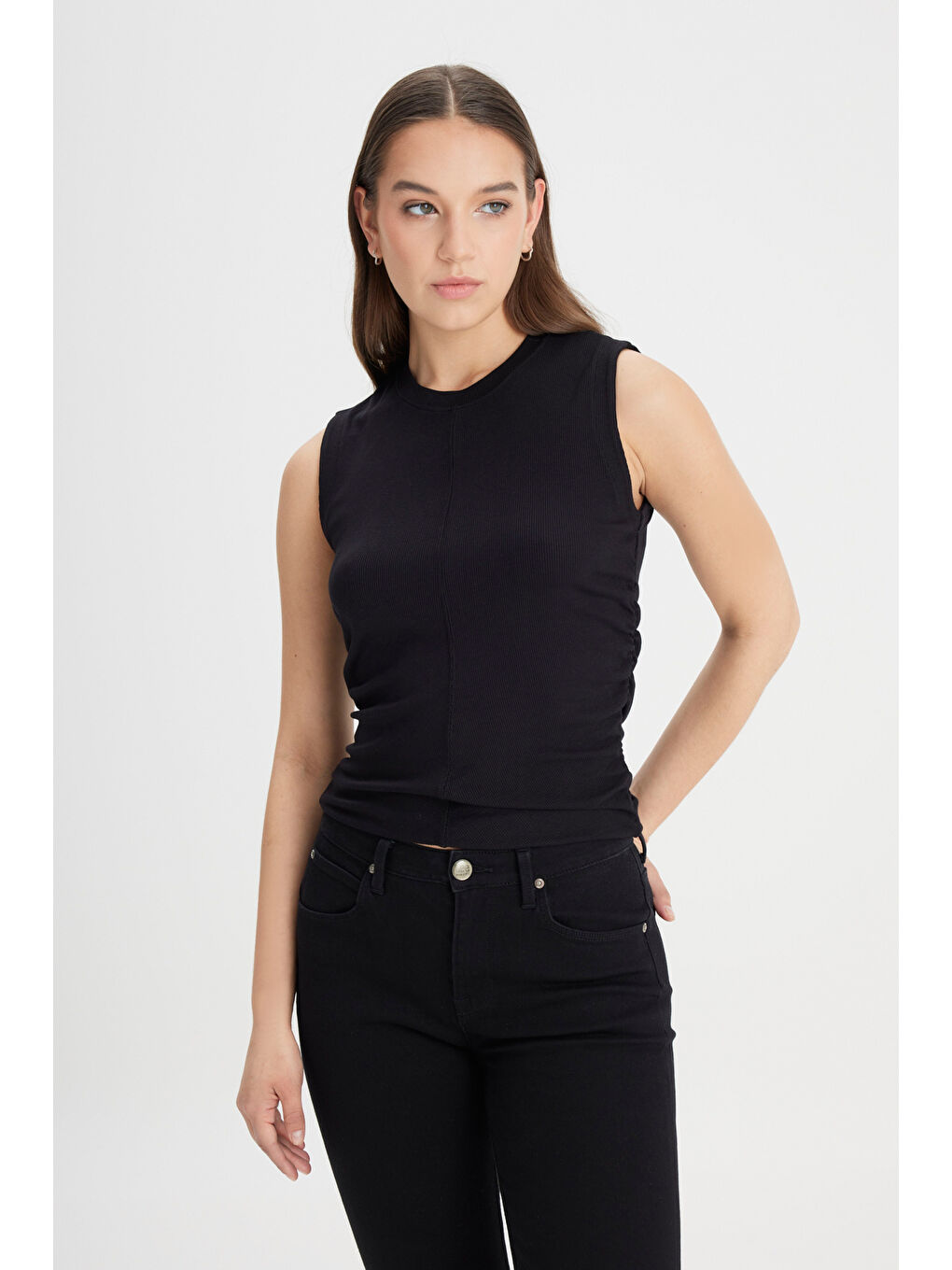 Slim Fit Dar Kesim Bisiklet Yaka Siyah Tişört-3