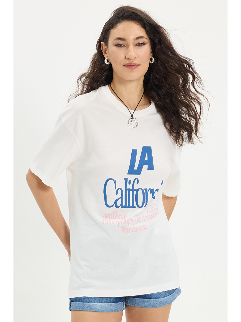 Kadın Oversize Geniş Kesim %100 Pamuk Bisiklet Yaka Kısa Kollu  Basklı Beyaz Tişört-6