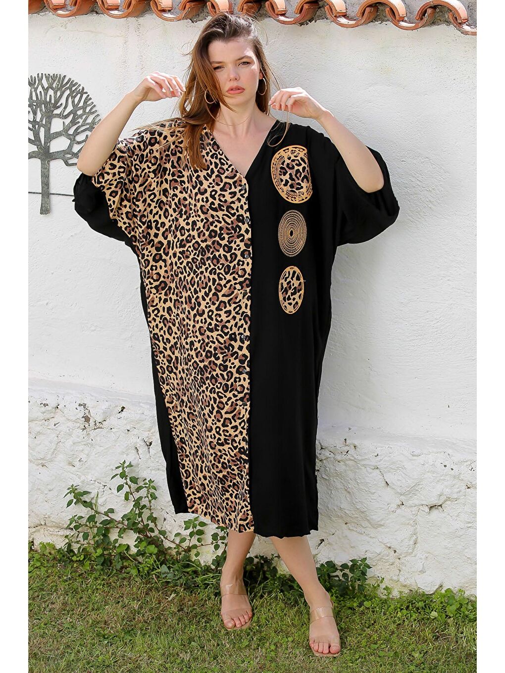 Siyah V Yaka Yarasa Kol Düğmeli Gizli Cepli Nakışlı Casual Viskon Dokuma Elbise 140 95