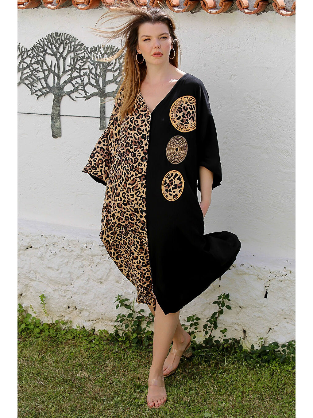 Siyah V Yaka Yarasa Kol Düğmeli Gizli Cepli Nakışlı Casual Viskon Dokuma Elbise 140 95-1