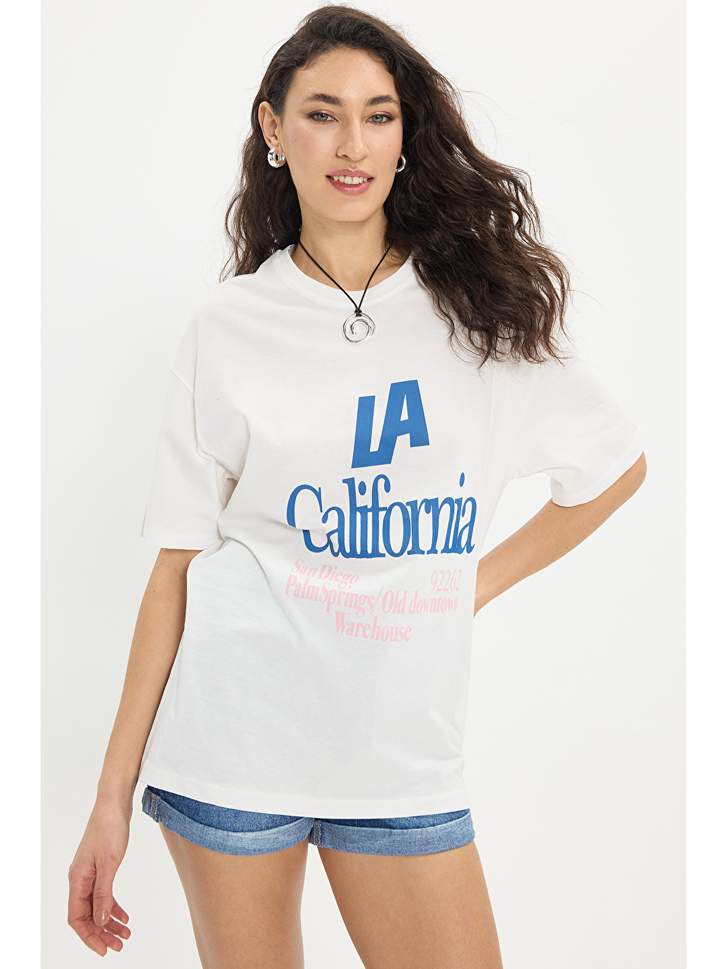 Kadın Oversize Geniş Kesim %100 Pamuk Bisiklet Yaka Kısa Kollu  Basklı Beyaz Tişört-7