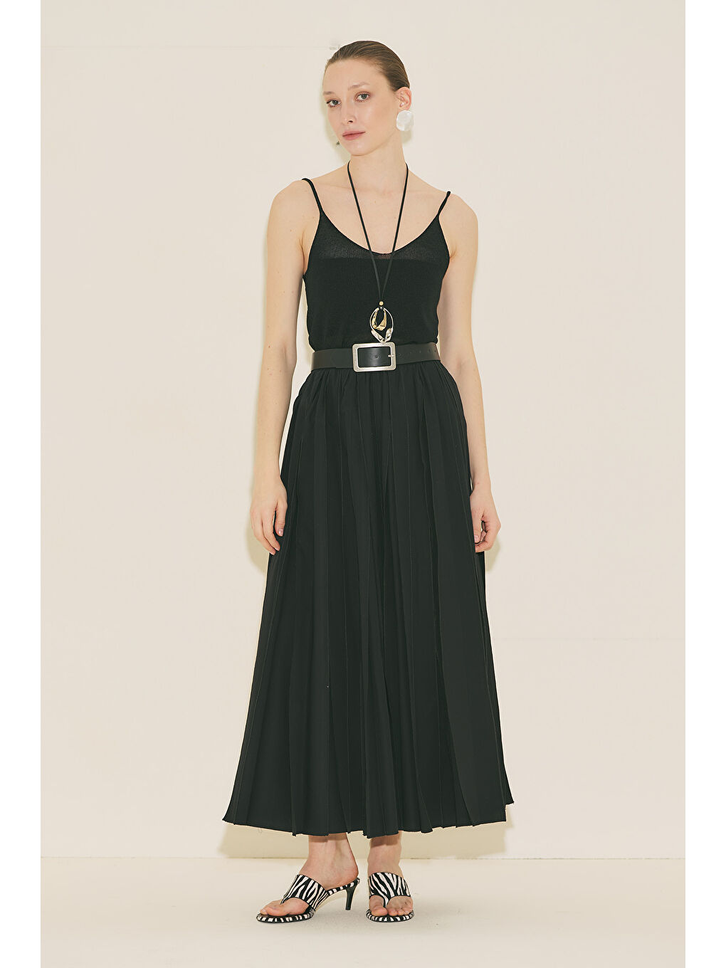 Zeya Parçalı Etek Siyah-5