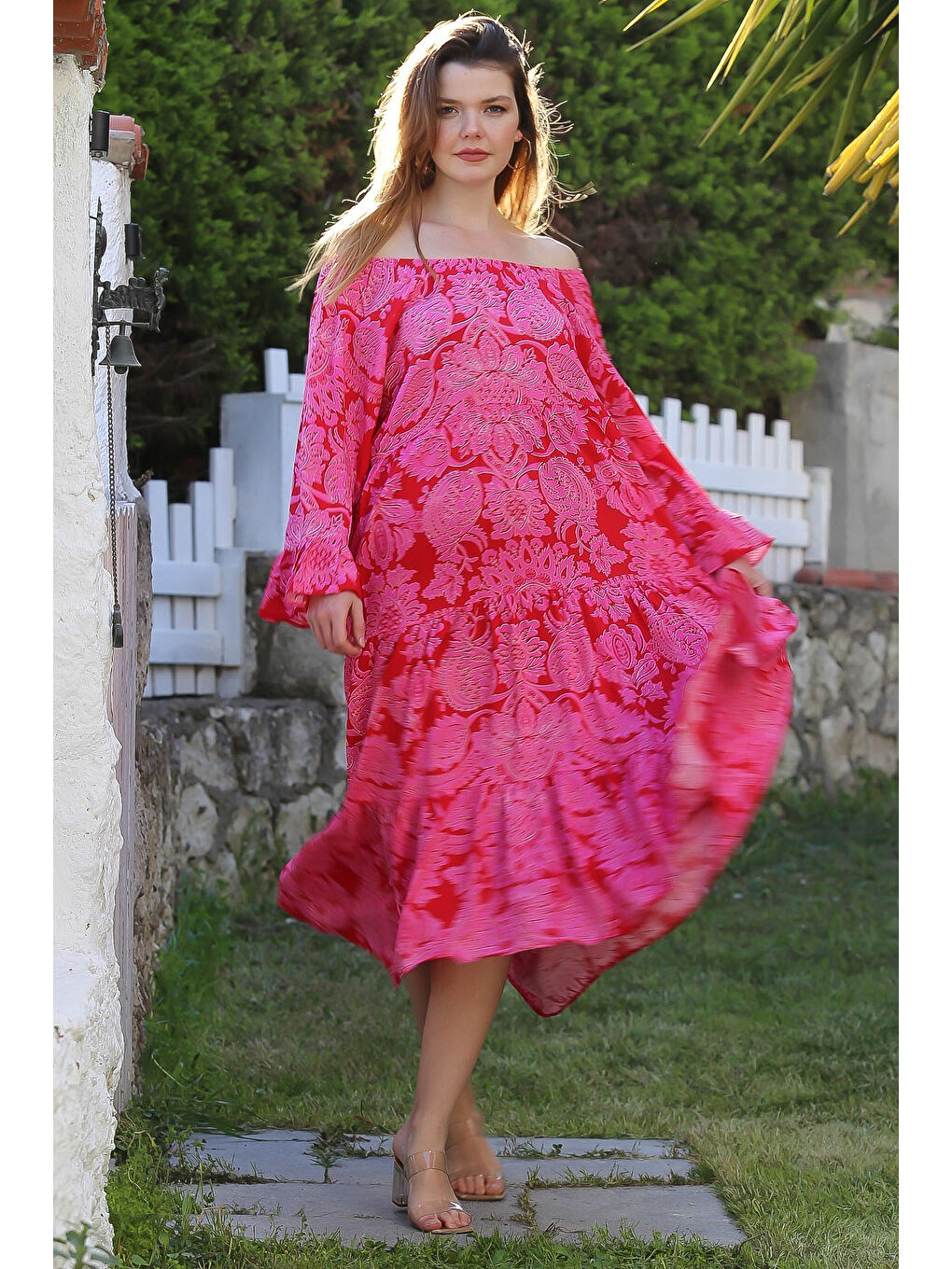 Kırmızı Carmen Yaka Fırfırlı Kol Etek Ucu Fırfırlı Allover Baskılı Viskon Dokuma Elbise 130 60