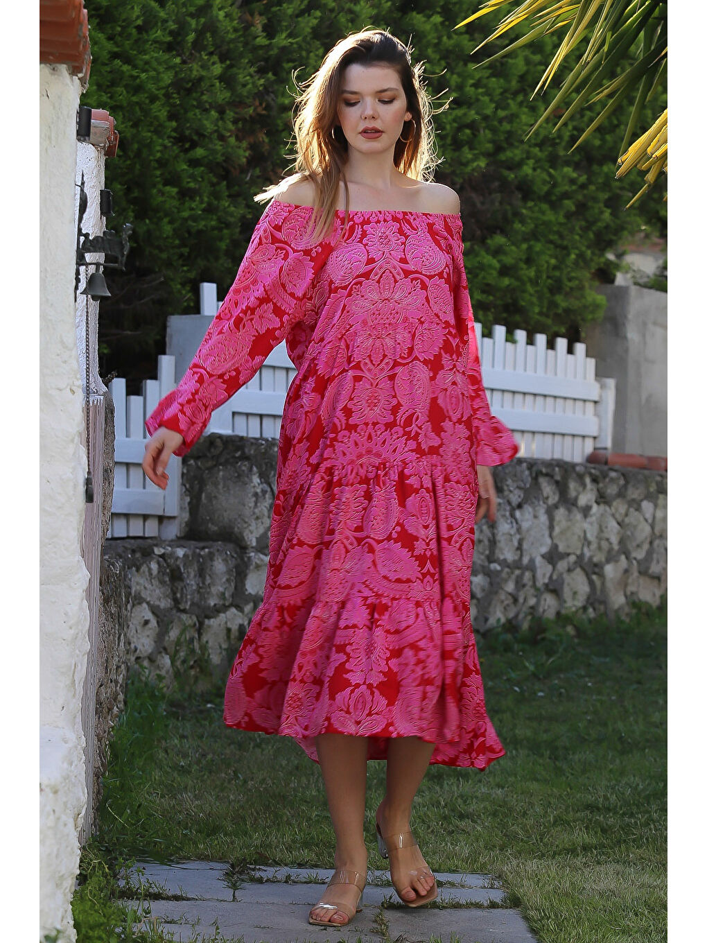 Kırmızı Carmen Yaka Fırfırlı Kol Etek Ucu Fırfırlı Allover Baskılı Viskon Dokuma Elbise 130 60-3