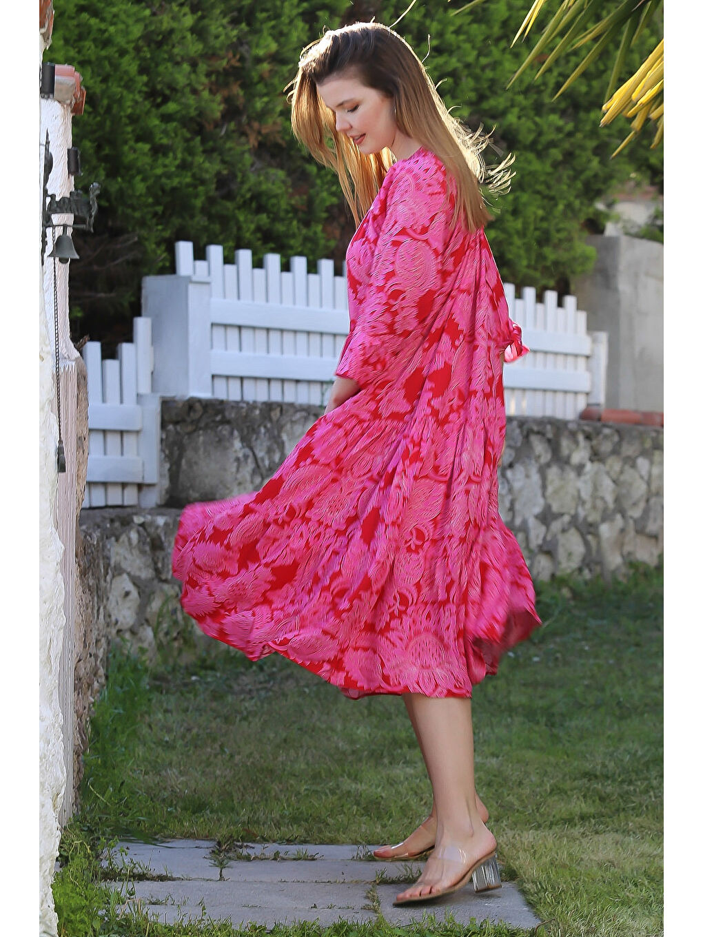 Kırmızı Carmen Yaka Fırfırlı Kol Etek Ucu Fırfırlı Allover Baskılı Viskon Dokuma Elbise 130 60-4