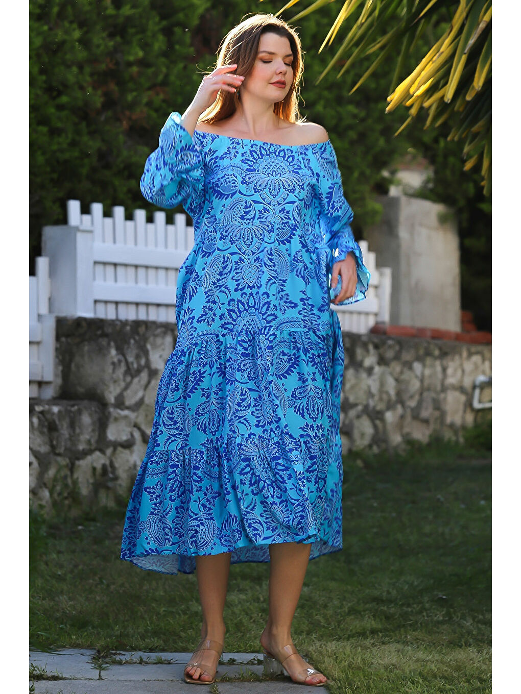 Turkuaz Carmen Yaka Fırfırlı Kol Etek Ucu Fırfırlı Allover Baskılı Viskon Dokuma Elbise 130 60