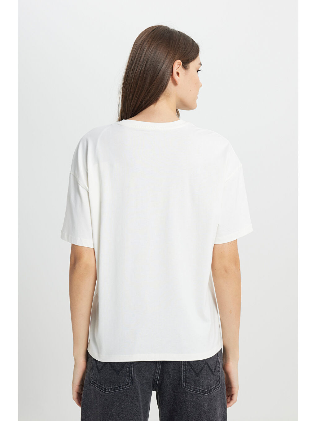 Loose Fit Rahat Kesim Bisiklet Yaka %100 Pamuk Beyaz Tişört-5