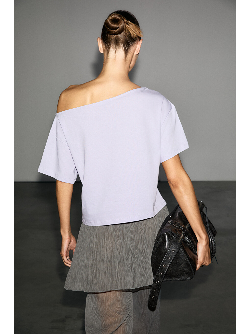 Lila QALY Kadın Kayık Yaka Tek Omuz Kısa Kol Ön Ve Arka Baskı Detaylı Relaxed LİLA T-Shirt-4