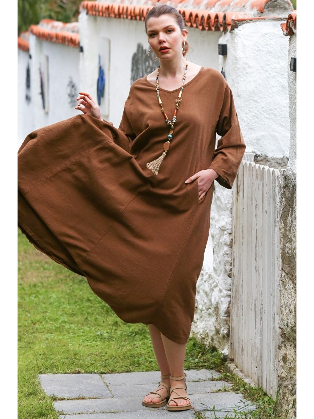 Kahverengi V Yaka Düğmeli Uzun Kollu Casual Keten Görünümlü Dokuma Elbise 118 60-2