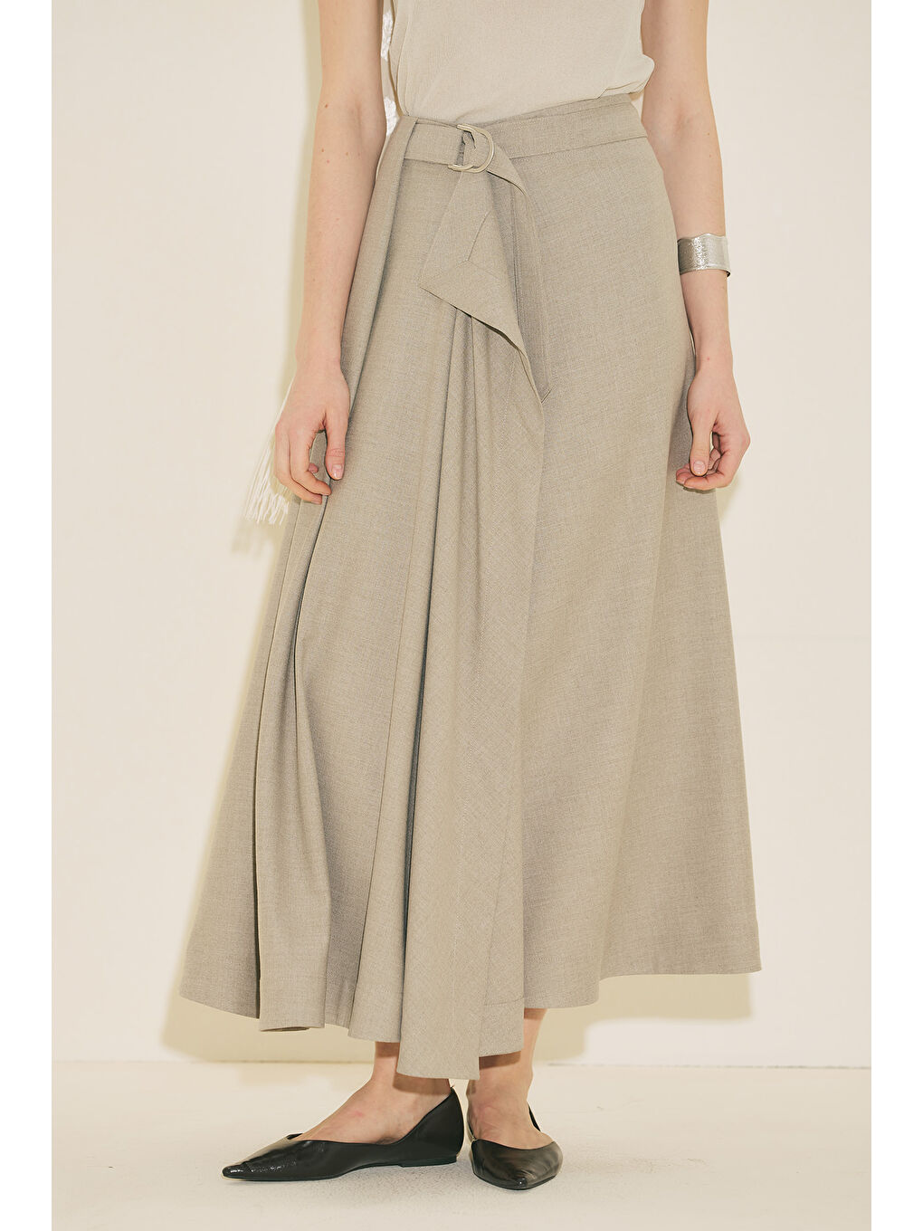 Bej Asimetrik Kemerli Etek Taş-6