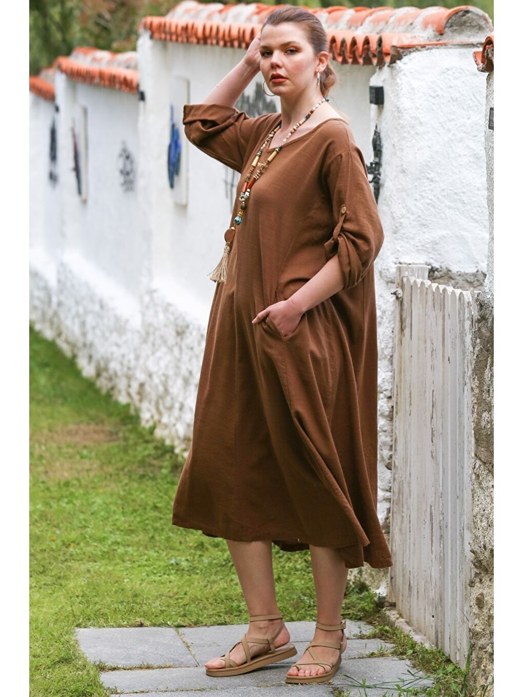 Kahverengi V Yaka Düğmeli Uzun Kollu Casual Keten Görünümlü Dokuma Elbise 118 60-5