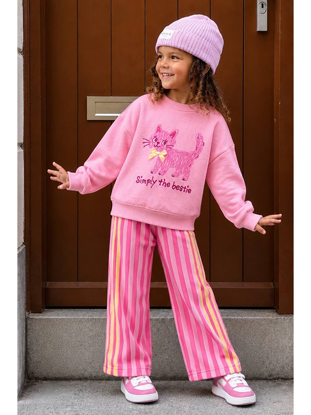 Kız Çocuk Pembe Kedi Baskılı Sweatshirt Ve Pembe Çizgili Eşofman Alt Üst Takım-2