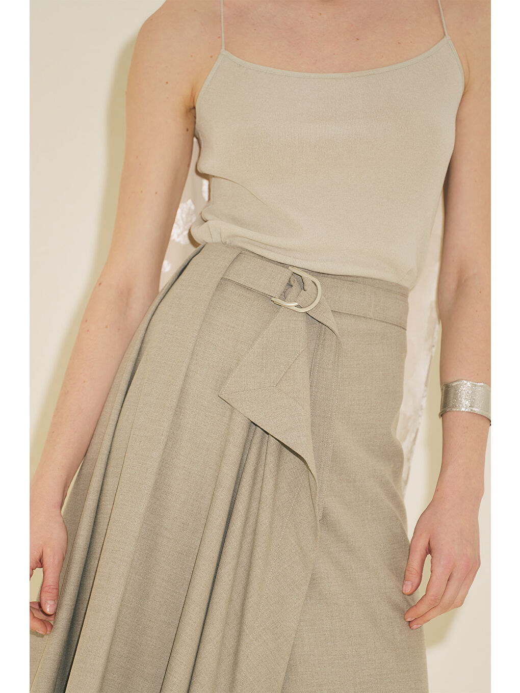 Bej Asimetrik Kemerli Etek Taş-8