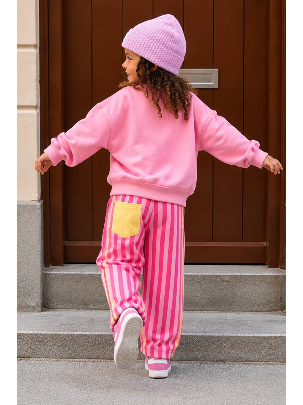 Kız Çocuk Pembe Kedi Baskılı Sweatshirt Ve Pembe Çizgili Eşofman Alt Üst Takım-5