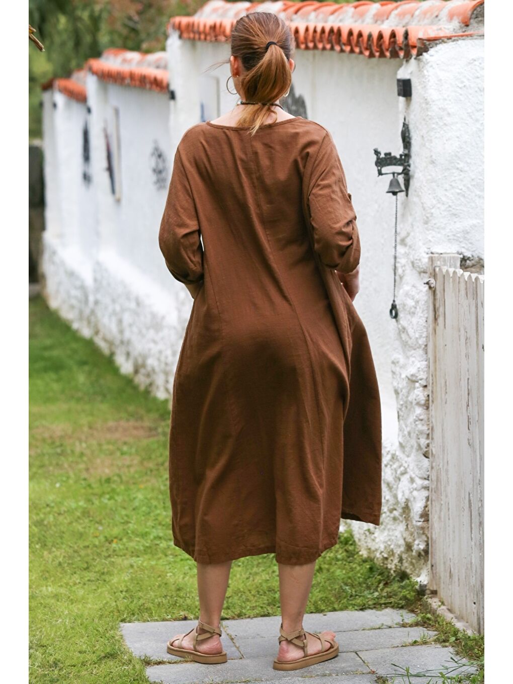 Kahverengi V Yaka Düğmeli Uzun Kollu Casual Keten Görünümlü Dokuma Elbise 118 60-7