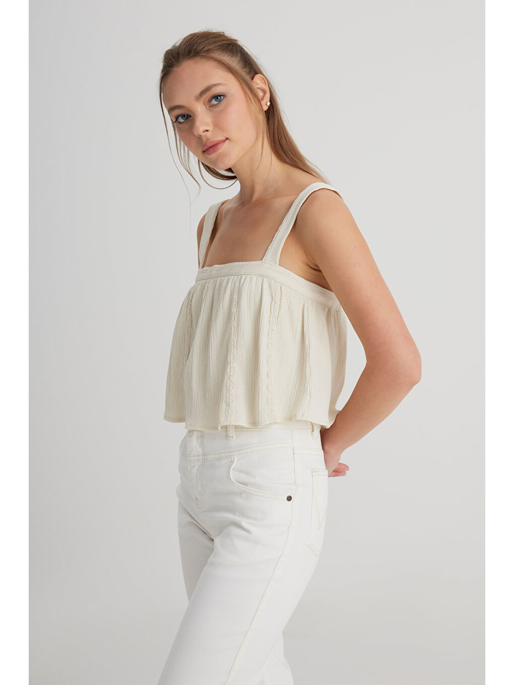 Relaxed Fit Geniş Kesim Kare Yaka Ekru Bluz