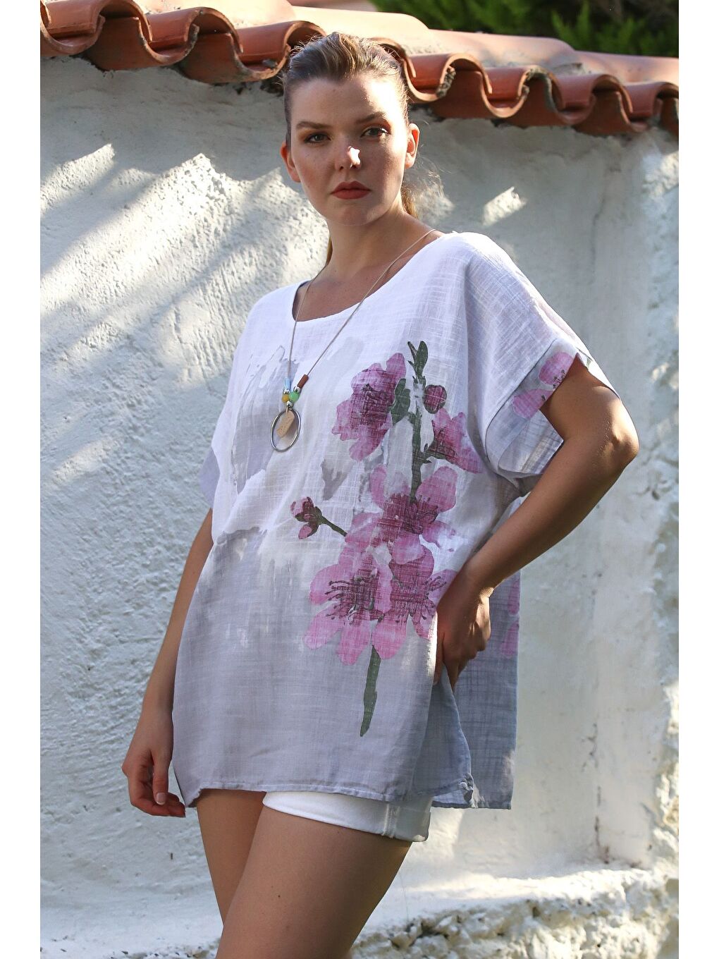 İtalyan Beyaz Havuz Yaka Düşük Kol Çiçekli Baskılı Casual Keten Görünümlü Oversize Dokuma Bluz 72 70-3