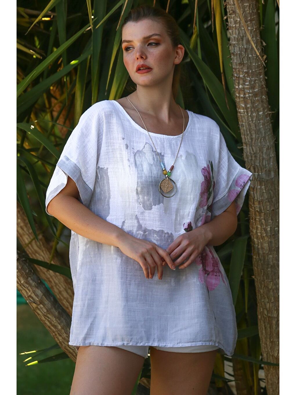 İtalyan Beyaz Havuz Yaka Düşük Kol Çiçekli Baskılı Casual Keten Görünümlü Oversize Dokuma Bluz 72 70-5