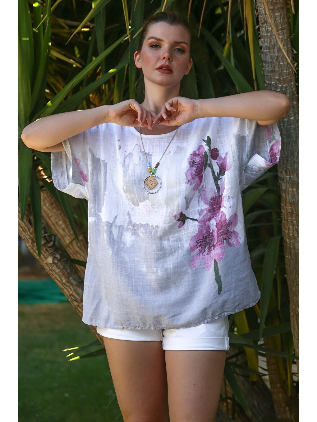 İtalyan Beyaz Havuz Yaka Düşük Kol Çiçekli Baskılı Casual Keten Görünümlü Oversize Dokuma Bluz 72 70-6