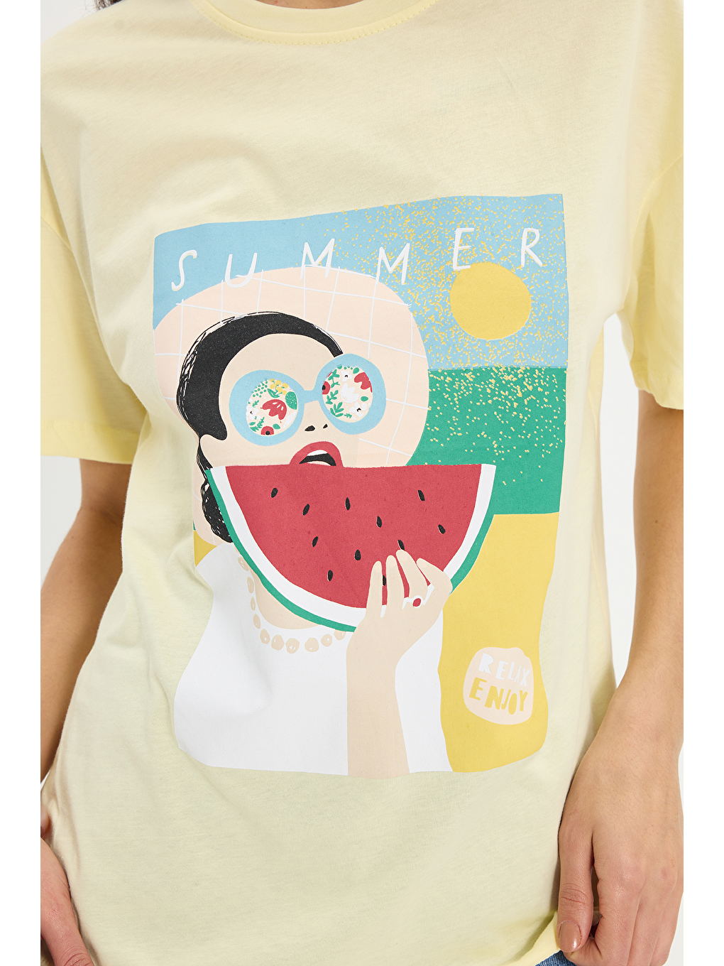 Kadın Oversize Geniş Kesim %100 Pamuk Bisiklet Yaka Kısa Kollu Baskılı Sarı Tişört-4