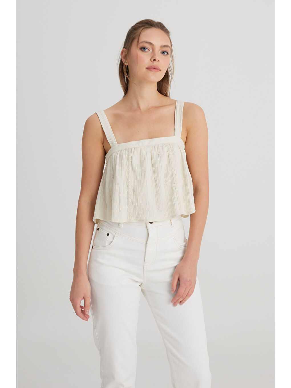 Relaxed Fit Geniş Kesim Kare Yaka Ekru Bluz-3